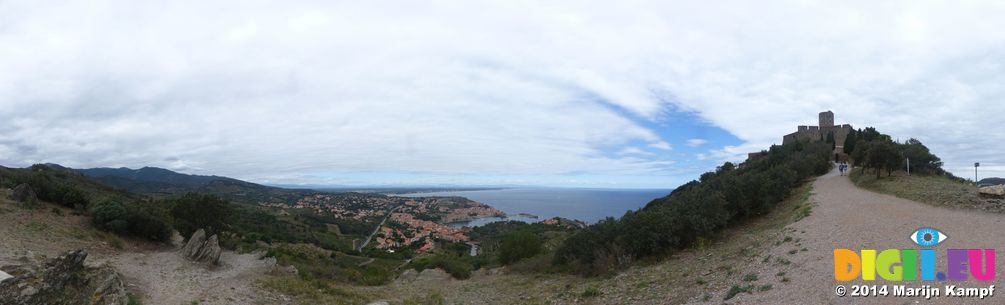 FZ007584-602 View of Collioure from fort